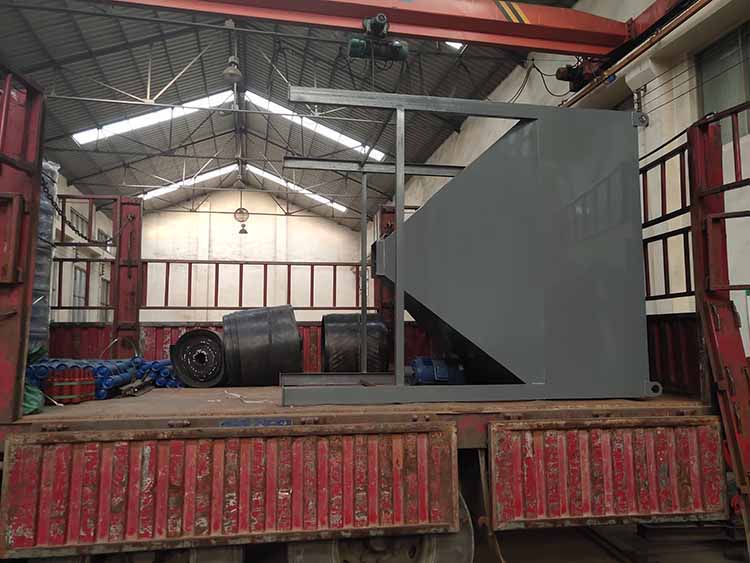 皮帶運(yùn)輸機(jī)發(fā)貨，請(qǐng)深圳夏總查收！